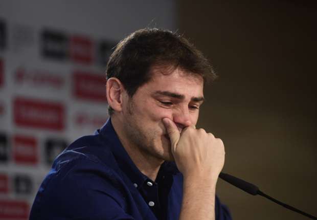 Casillas đã bật khóc ngày chia tay Real. Ảnh internet.