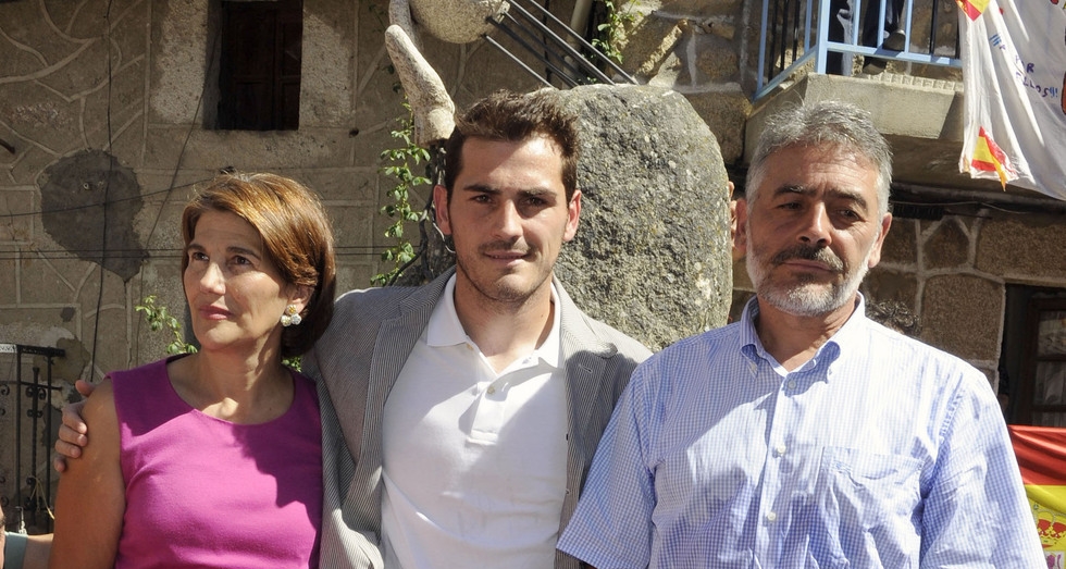 Mẹ Casillas 'xin lỗi 1.000 lần' vì xúc phạm Porto