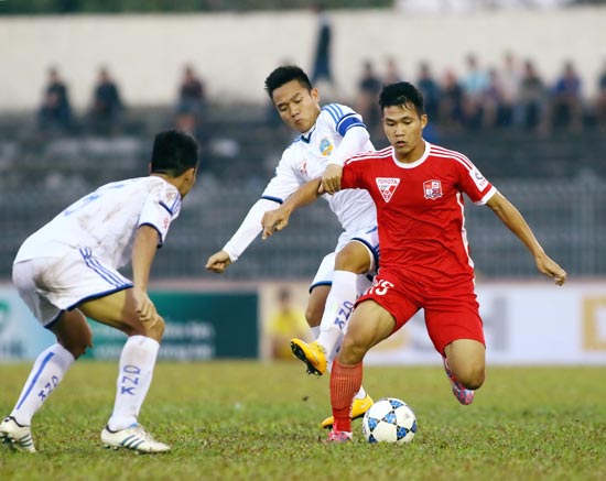 Vòng 18 V-League 2015: Nhóm cuối vẫy vùng