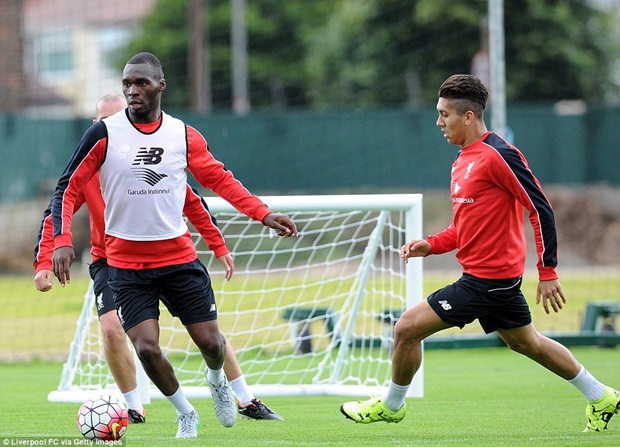 Ngay khi ký hợp đồng với Liverpool, Benteke đã có buổi tập đầu tiên với đội bóng mới.