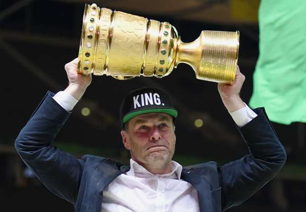 Wolfsburg thưởng lớn cho HLV Dieter Hecking. Ảnh: Internet.