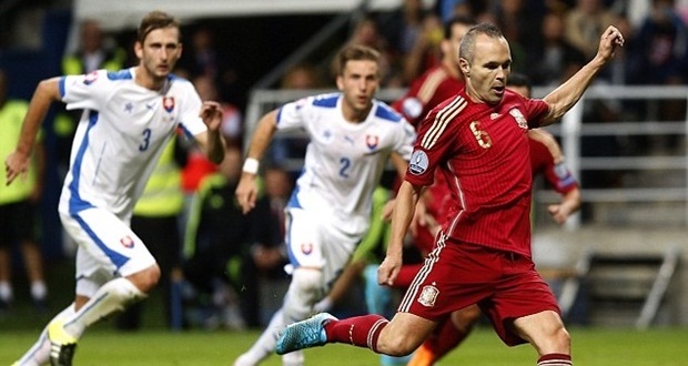 Tây Ban Nha đã có chiến thắng nhẹ nhàng 2-0 trước Slovakia. Ảnh: Internet.