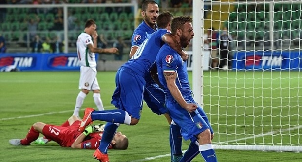 Đội tuyển Ý chơi tấn công ngay từ đầu trận và suýt có bàn thắng với cú sút vọt xà của Stephan El Shaarawy.