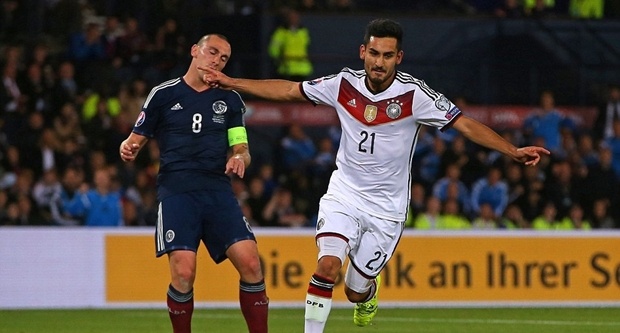 Gundogan ấn định chiến thắng 3-2 cho ĐT Đức trước Scotland tại vòng loại Euro 2016. Ảnh: Internet.