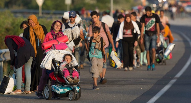 Hàng trăm nghìn người tị nạn Syria đang đổ về các nước châu Âu. Ảnh: Internet.