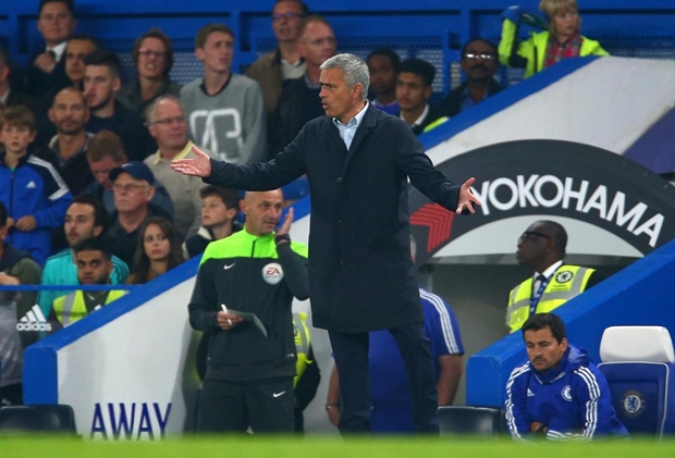 Jose Mourinho đối mặt với chuỗi trận tệ hại. Ảnh: Internet.