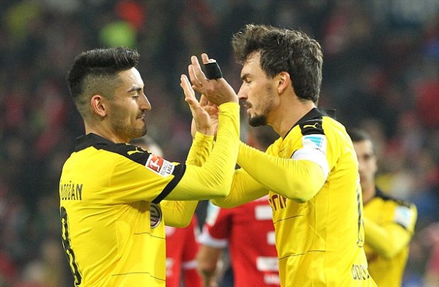 Gundogan và Hummels là điểm tựa của Dortmund. Ảnh: Internet.