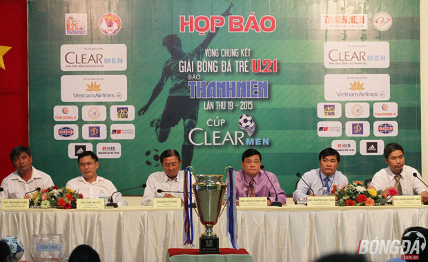 Buổi họp báo VCK U21 QG - Báo Thanh Niên 2015 tranh Cúp Clear men tại TP.HCM. Ảnh Đình Viên.