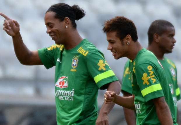 Ronaldinho tin Neymar sẽ lặp lại thành công của anh tại Barca. Ảnh internet.