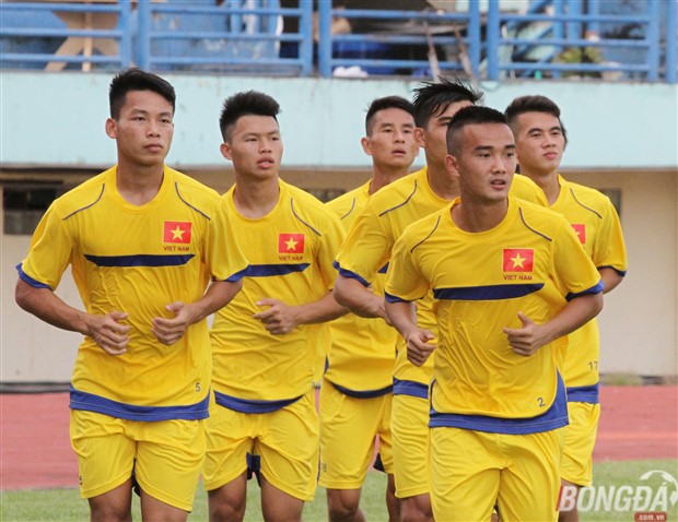 Các cầu thủ U21 Việt Nam sẽ có cuộc “thử lửa” đầu tiên với CLB Than Quảng Ninh. Ảnh: Đình Viên.