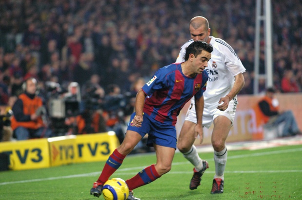 Khó ai vượt qua được Xavi và Zidane. Ảnh internet.