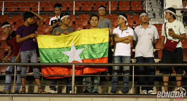  Satun United bị phạt nặng vì hành vi của các CĐV làm xấu đi hình ảnh của bóng đá Thái Lan. 