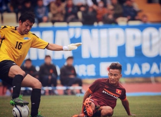 Công Phượng, Tuấn Anh tái mặt trước “hàng dạt” của Yokohama FC