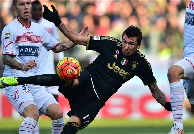 Cú đúp của Mandzukic giúp Juventus đánh bại Carpi. Ảnh: Internet.