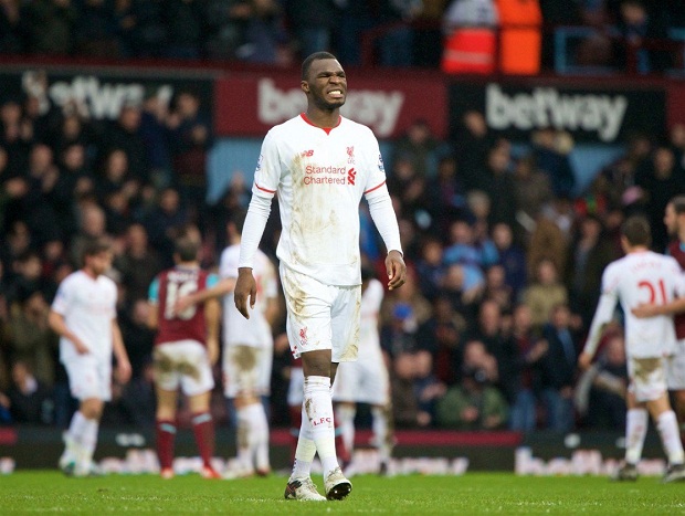 Benteke đã có một ngày thi đấu vô cùng thất vọng trước West Ham. Ảnh: Internet.