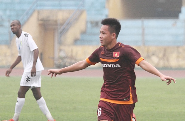 Thanh Bình được trao băng đội trưởng trong trận gặp U23 Yemen. Ảnh: Internet.