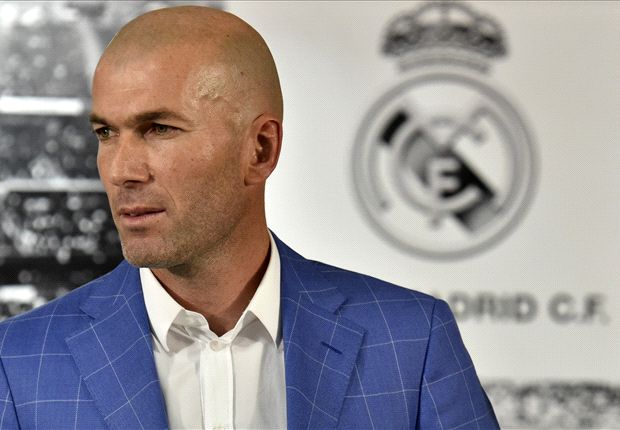 Zidane không phải sự lựa chọn đầu tiên của chủ tịch Perez. Ảnh: Internet.