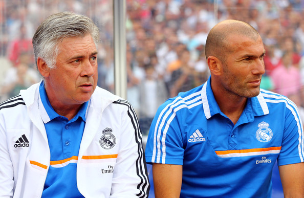  Zinedine Zidane từng làm trợ lý cho Carlo Ancelotti và Jose Mourinho.