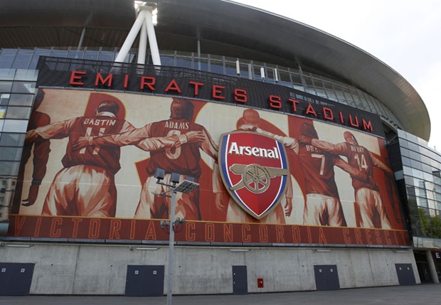 SVĐ Emirates đã khiến Arsenal trả giá suốt 10 năm qua
