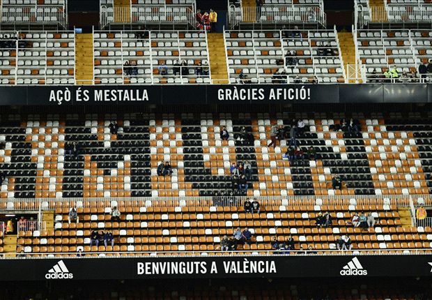 Sân Mestalla vắng tanh như chùa bà đanh. Ảnh internet.
