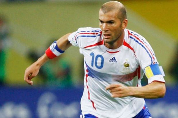 1. Zinedine Zidane: Zidane xứng đáng nằm trong top đầu những tiền vệ tấn công xuất sắc nhất mọi thời đại. Ảnh: Internet.
