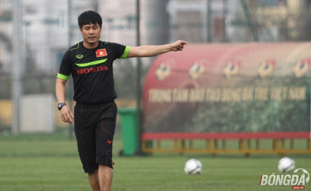 HLV Nguyễn Hữu Thắng đã bược đầu thay đổi được lối chơi cho đội tuyển. Ảnh: Nhật Minh.
