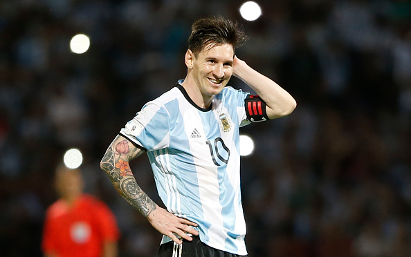 Nhân viên y tế FIFA không hề biết tới danh tiếng Messi