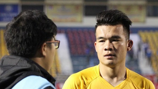 Ngô Hoàng Thịnh vừa được ban tổ chức V.League 2016 vinh danh.
