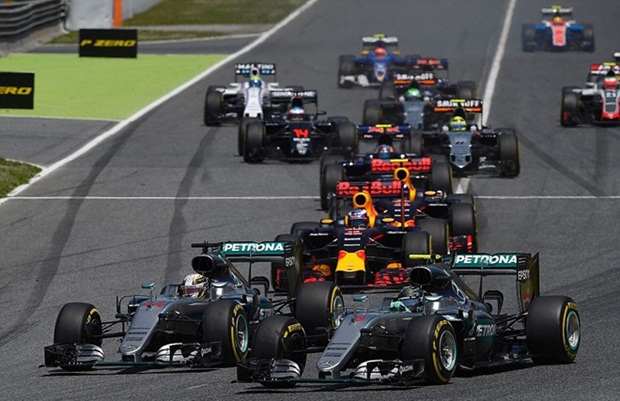 Hamilton và Rosberg đâm nhau, bỏ cuộc ở vòng 1 Spanish GP