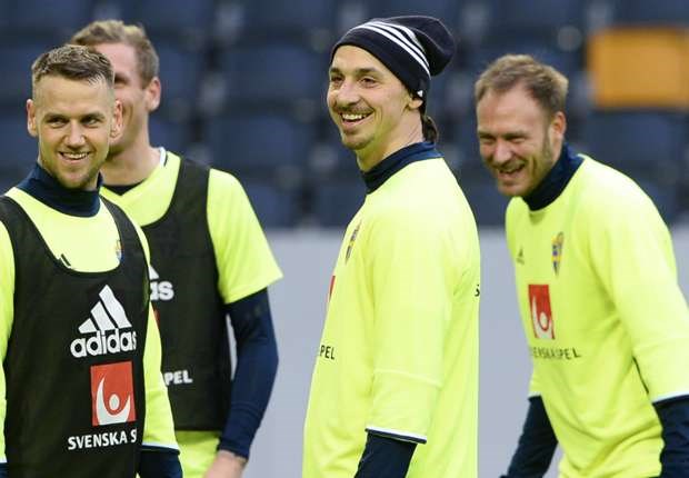 Zlatan Ibrahimovic phủ nhận việc về lại Malmo. Ảnh: Internet.