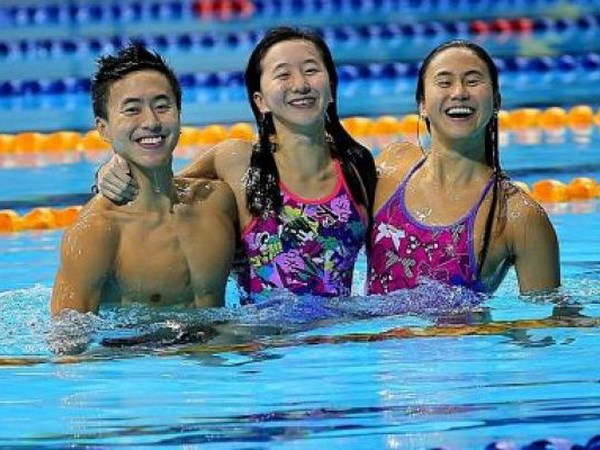 Ba chị em bơi lội của Singapore giành đến 21 huy chương các loại