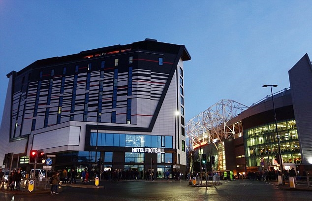 Khách sạn bóng đá của sao MU nằm sát bên sân Old Trafford