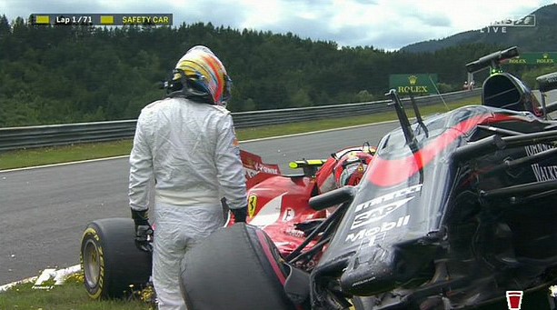 Alonso, Raikkonen may mắn thoát nạn tại Austrian GP