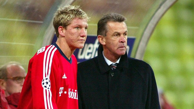 Sự nghiệp thăng trầm của Bastian Schweinsteiger qua ảnh
