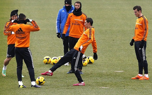Gareth Bale (trái) không gặp vấn đề gì cả. Ảnh: Internet.
