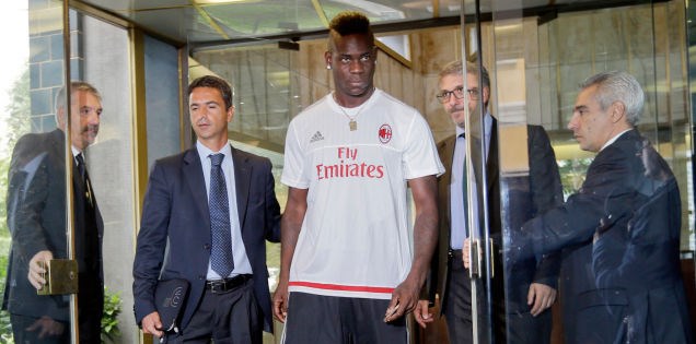 Mario Balotelli trở về AC Milan: Trò đùa của Silvio Berlusconi?
