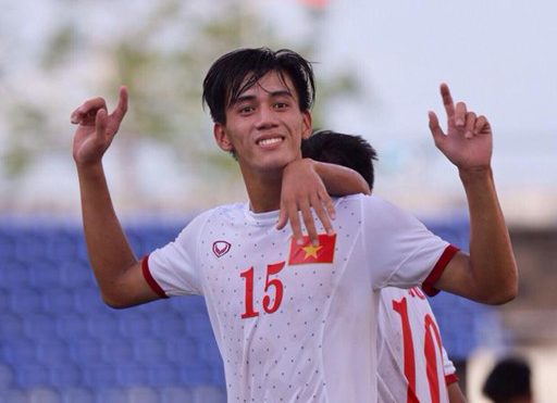 Hủy diệt Singapore 6-0, U19 Việt Nam tiến gần bán kết