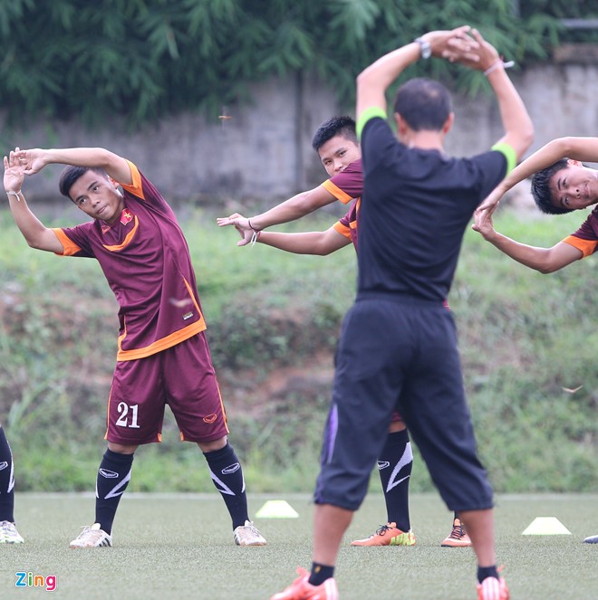 U19 Việt Nam tập dứt điểm trái chân trước trận gặp Thái Lan
