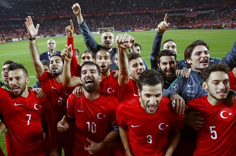 Hà Lan không còn nhiều hy vọng góp mặt tại EURO 2016 sau thất bại trước Thổ Nhĩ Kỳ. Ảnh: Internet.