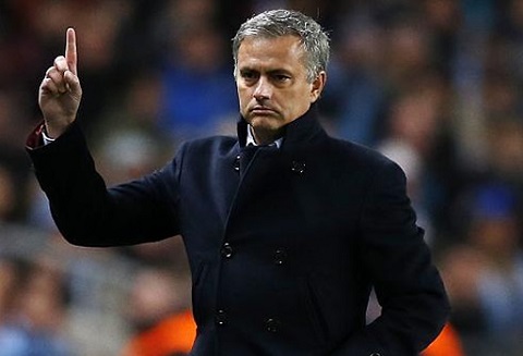 Xuất hiện nhiều tin đồn, HLV Jose Mourinho sẽ bị sa thải nếu không có được. Ảnh: Internet.