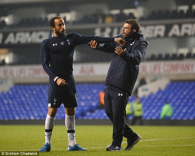 Cầu thủ Tottenham bật huấn luyện viên vì không được vào sân