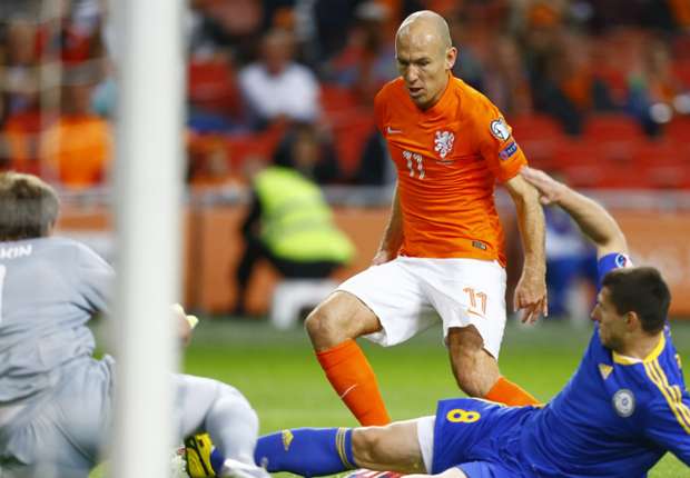 Arjen Robben đã không thể đưa tuyển Hà Lan đến VCK EURO 2016. Ảnh: Internet.