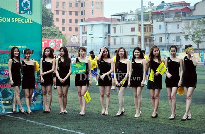 Dàn chân dài tại lễ trao giải của giải Ngoại hạng Hà Nội – Cup Saigon Special lần thứ 3.