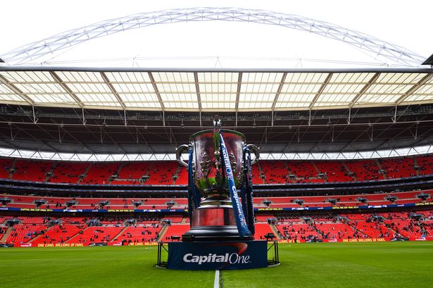 Liverpool và Man City hoàn toàn có thể đụng nhau ở chung kết Capital One Cup.