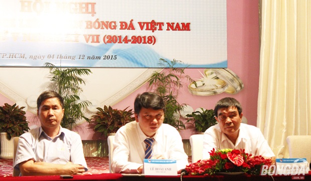 BCH VFF tại Hội nghị Ban chấp hành LĐBĐ Việt Nam lần 5 nhiệm kỳ VII. Ảnh: Quang Thịnh.