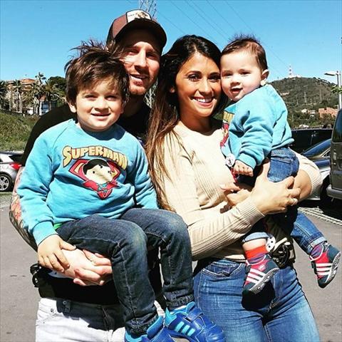  Gia đình nhỏ hạnh phúc nhà Leo Messi.