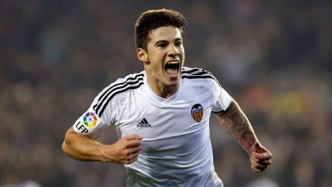 Santi Mina ghi bàn cho Valencia. Ảnh: Internet.