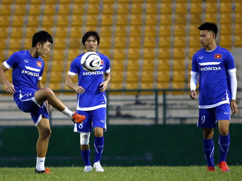 Tuyển thủ U23 Việt Nam ở nhà động viên đồng đội tại Qatar