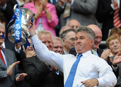 Hiddink từng vô địch FA Cup khi nắm quyền dẫn dắt Chelsea. Ảnh: Internet.