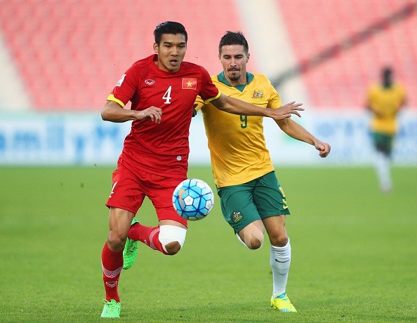 U23 Việt Nam (áo đỏ) có thời điểm chơi áp đảo trước U23 Australia.
